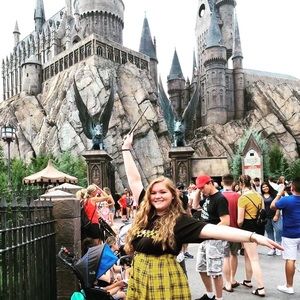 Meet your Posher, Claire